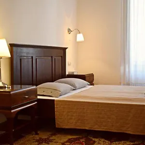In Historical Building With Free Private Parking Budapeszt